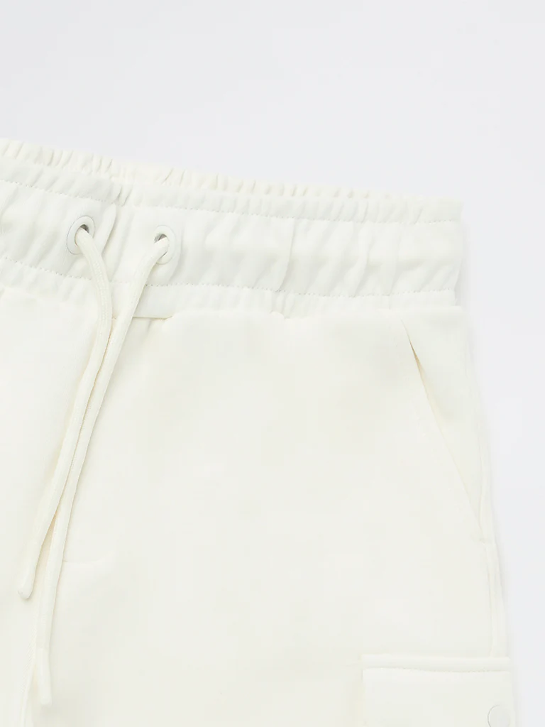 Y&F Kids Boys Off-White Mid-Rise Cotton-Blend Shorts - Image 6