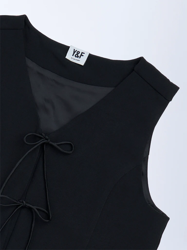 Y&F Kids Girls Black Solid Waistcoat - Image 5