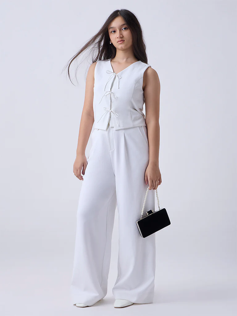 Y&F Kids Girls White Solid High-Rise Trousers
