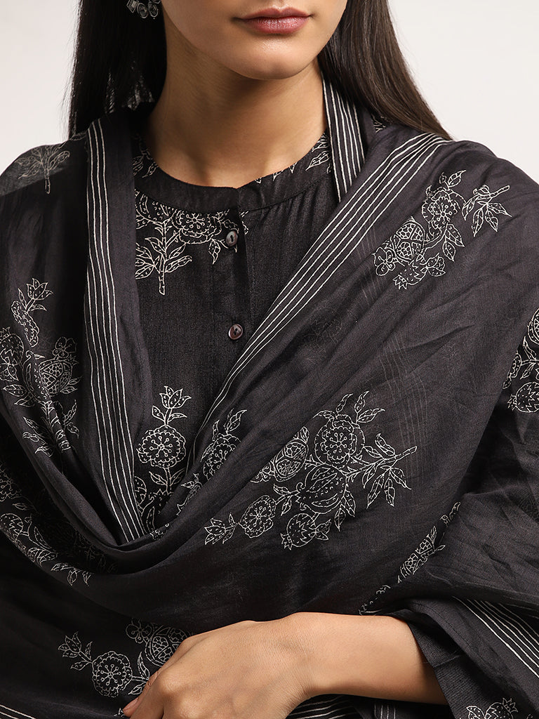 Zuba Black Anar Printed Cotton Dupatta - Image 2
