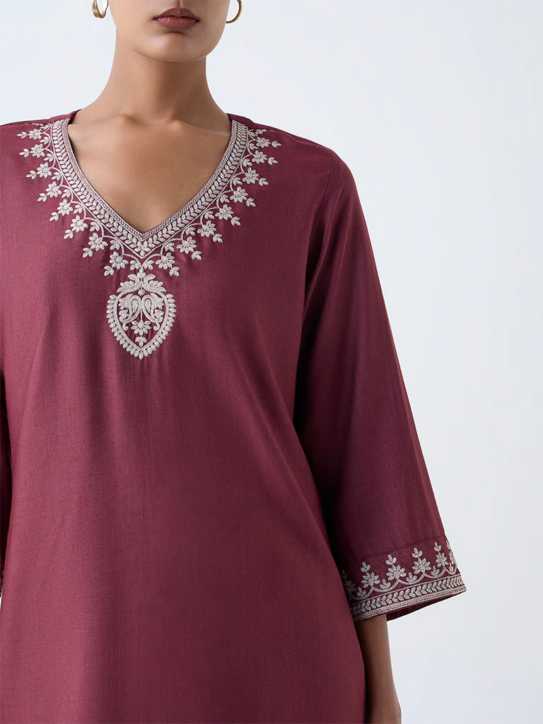 Zuba Maroon Floral Embroidered A-Line Kurta - Image 3