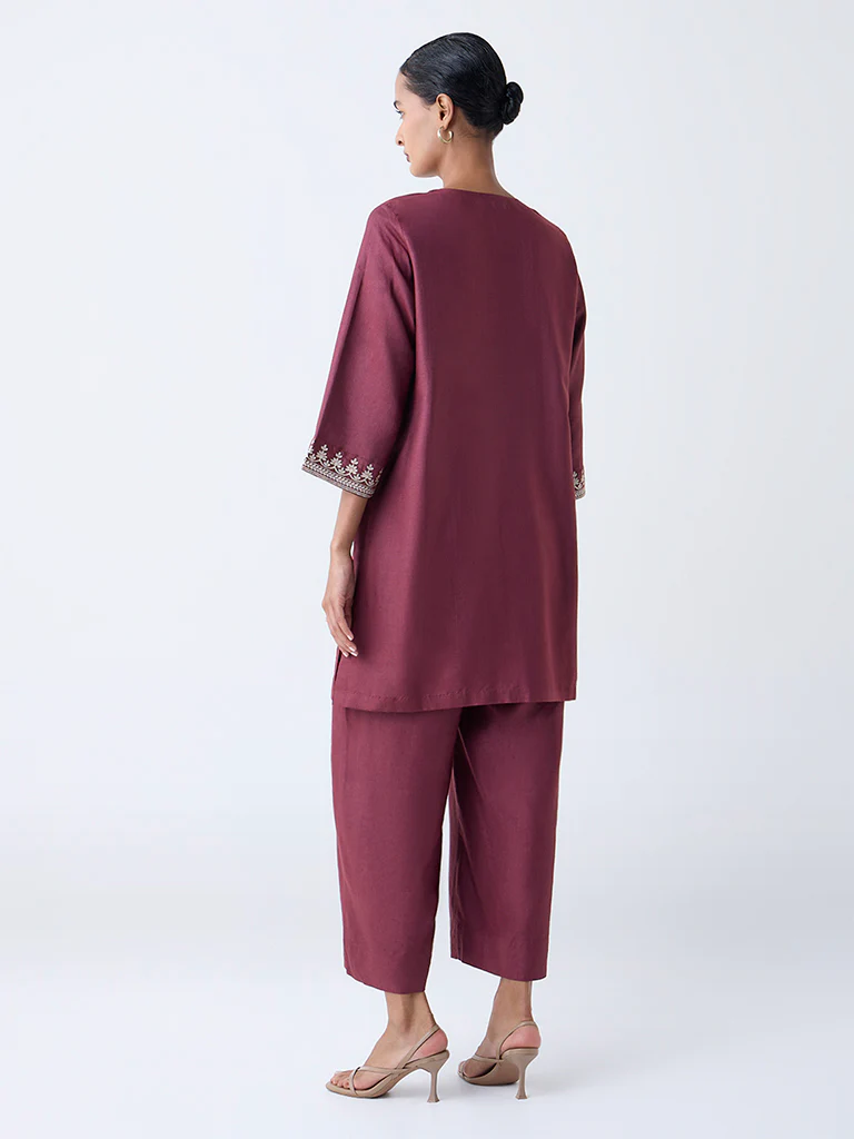 Zuba Maroon Floral Embroidered A-Line Kurta - Image 4