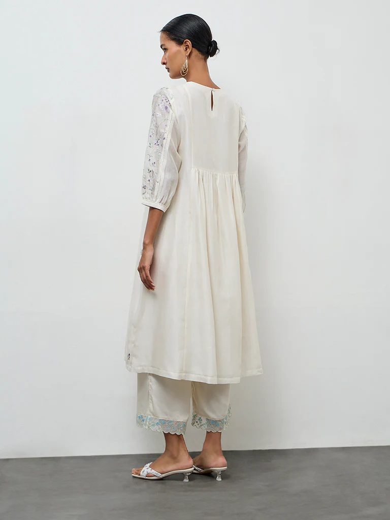 Zuba Off-White Floral Embroidered Cotton-Blend A-Line Kurta - Image 4